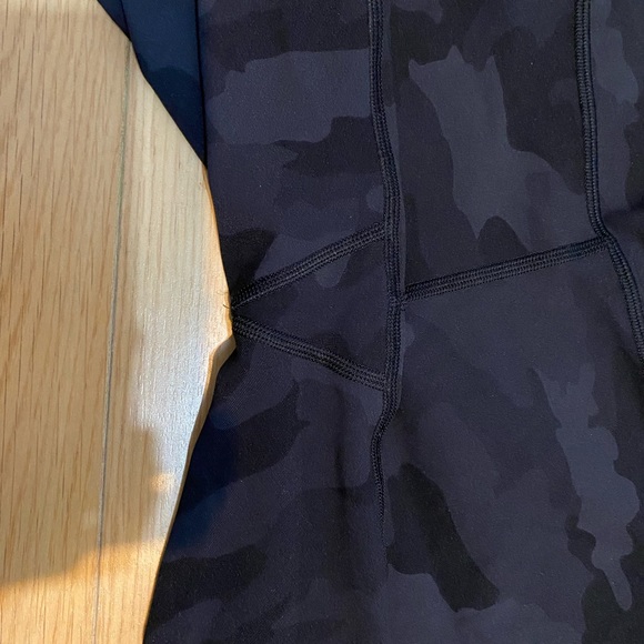 Lululemon Wunder Under Camo 28” - Picture 3 of 4